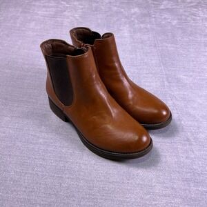 Bacia Chelsea Ankle Boot Side Zip Low Block Heel Womens 7.5 Brown Faux Leather